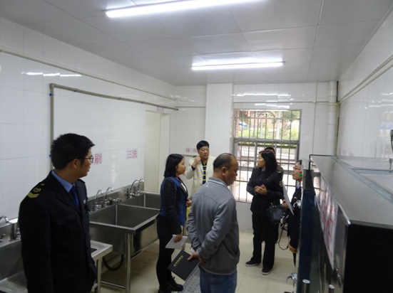 区食品药品监管局狠抓“四个重点”扎实开展春季校园食品安全专项检查1